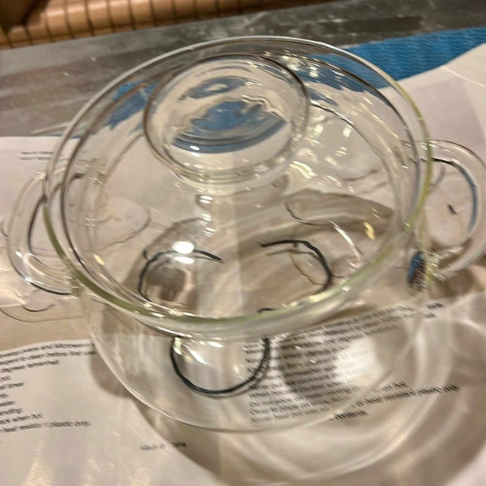 NEW GLASS HEAT RESISTANT 1 QUART POT !